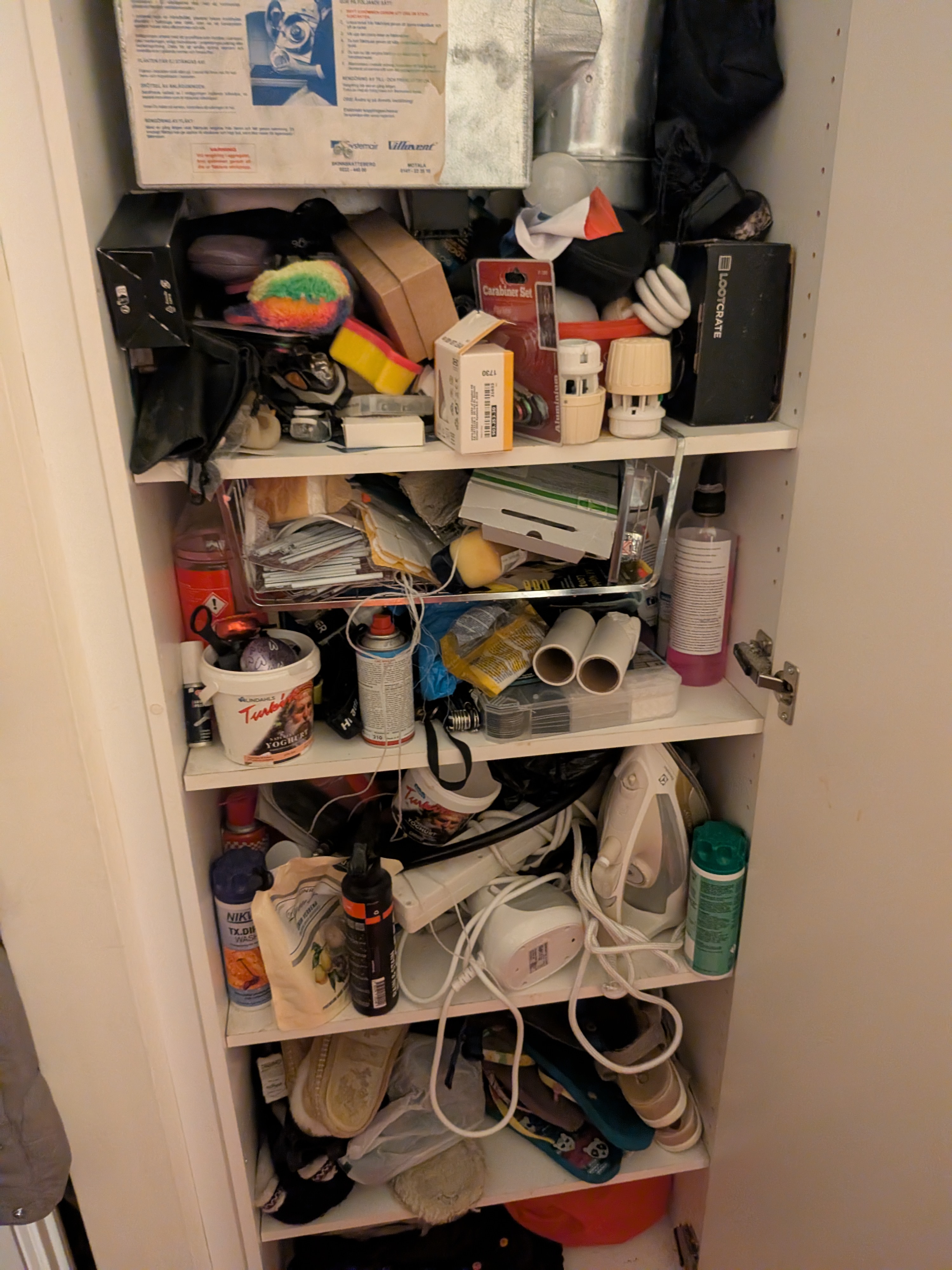 hallway/PXL_20260522_184346869.jpg